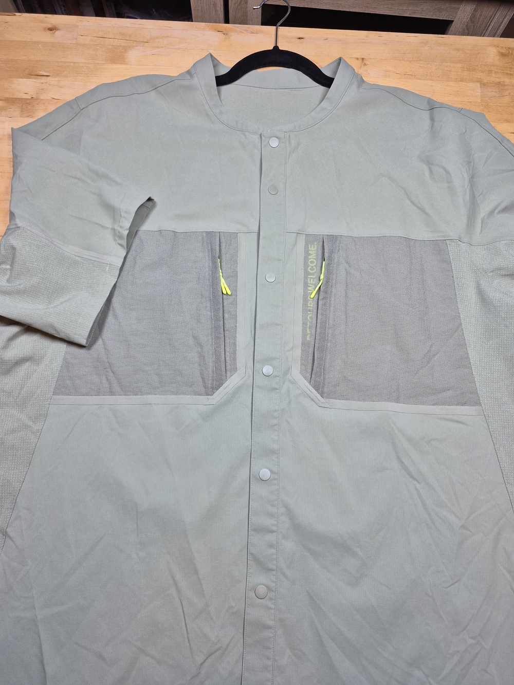 lululemon athletica Light Sage Green Casual Button-Down Shirt